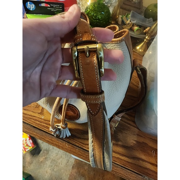 Vintage Dooney &‎ Bourke Leather Drawstring Bucket Bag White & Tan Trim 1980s - Picture 6 of 13